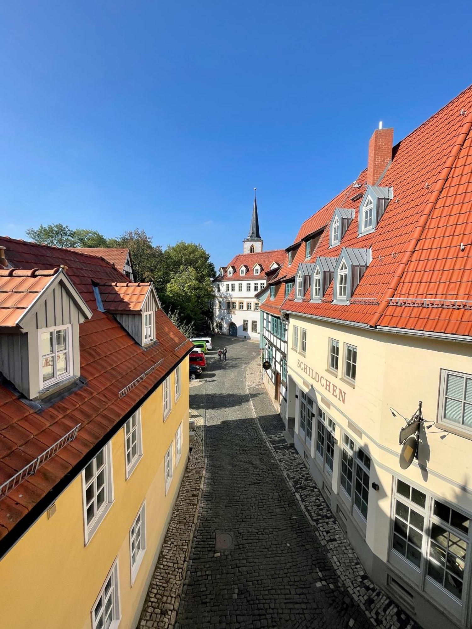 Ferienwohnung Schildblick Modernes Apartment Direkt In Der Altstadt Von Erfurt Nahe Der Kraemerbruecke - Beste Innenstadtlage Exterior photo