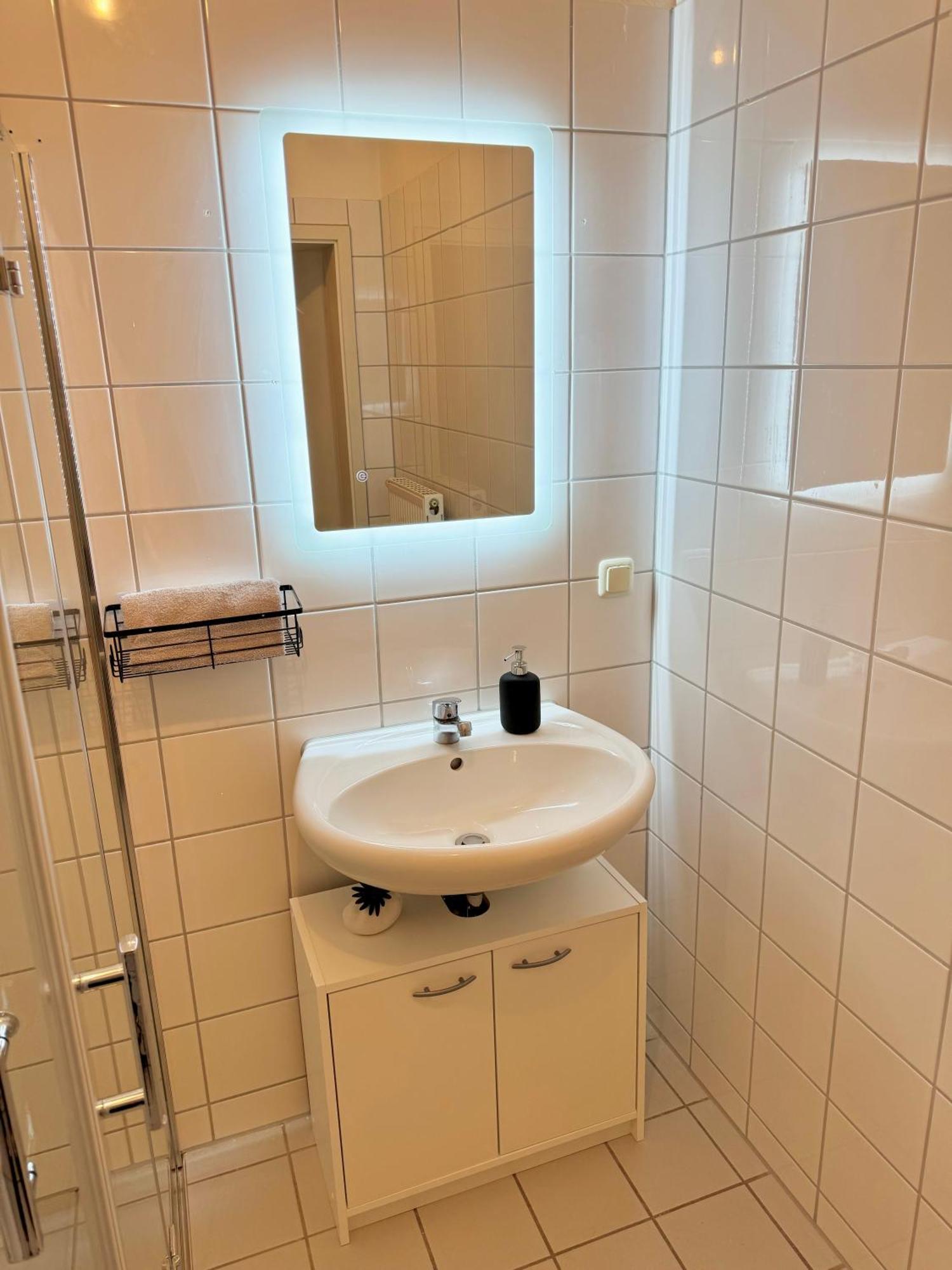 Ferienwohnung Schildblick Modernes Apartment Direkt In Der Altstadt Von Erfurt Nahe Der Kraemerbruecke - Beste Innenstadtlage Exterior photo