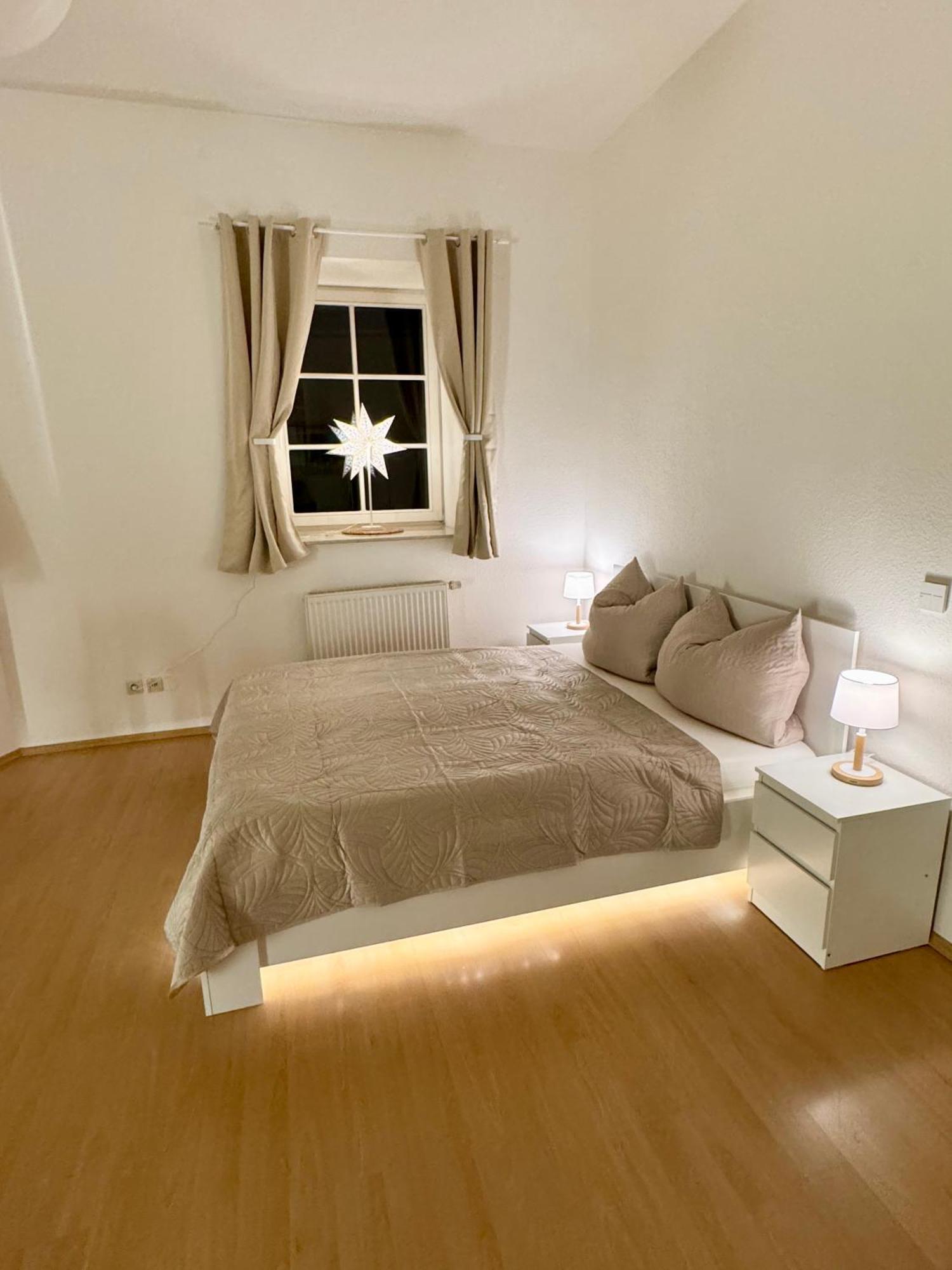Ferienwohnung Schildblick Modernes Apartment Direkt In Der Altstadt Von Erfurt Nahe Der Kraemerbruecke - Beste Innenstadtlage Exterior photo