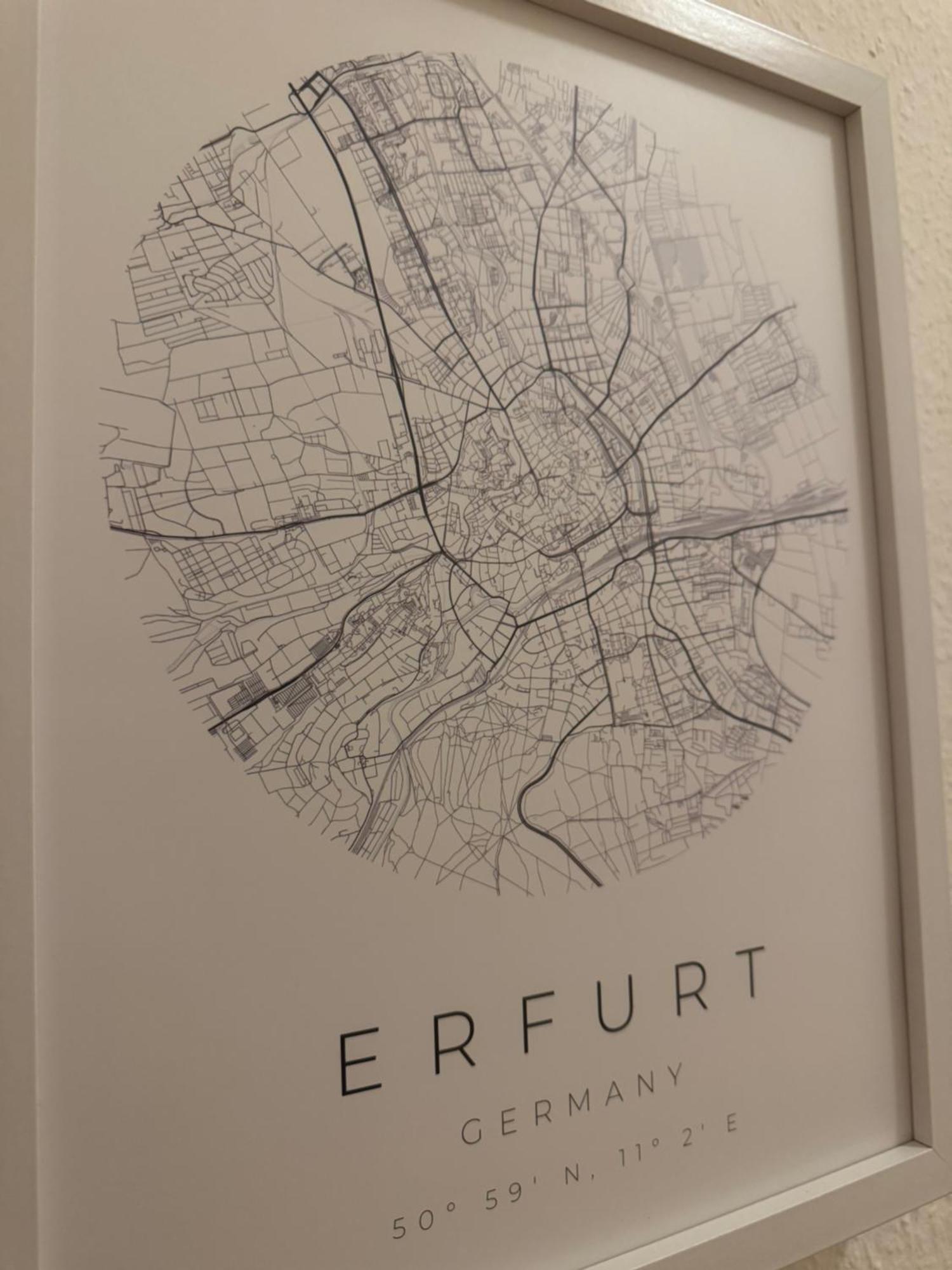 Ferienwohnung Schildblick Modernes Apartment Direkt In Der Altstadt Von Erfurt Nahe Der Kraemerbruecke - Beste Innenstadtlage Exterior photo