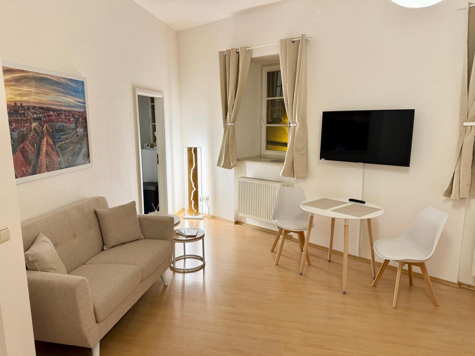 Ferienwohnung Schildblick Modernes Apartment Direkt In Der Altstadt Von Erfurt Nahe Der Kraemerbruecke - Beste Innenstadtlage Exterior photo